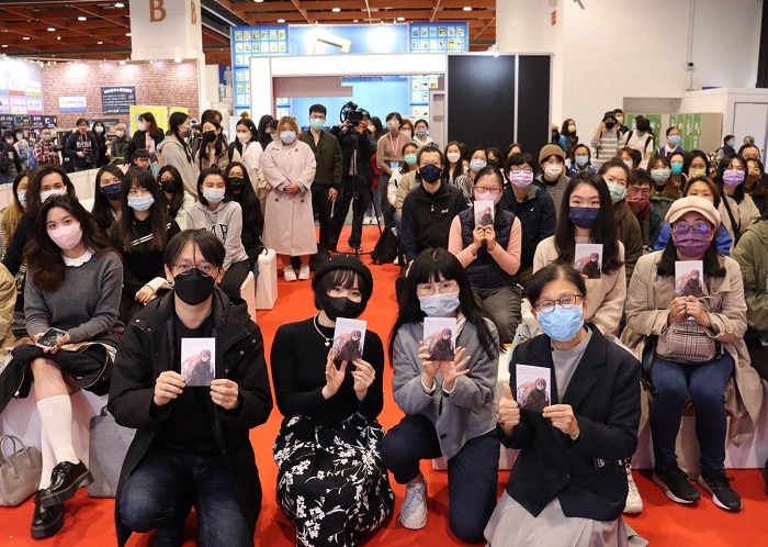 台北國際書展的作家與漫畫家  做了這件溫馨好事