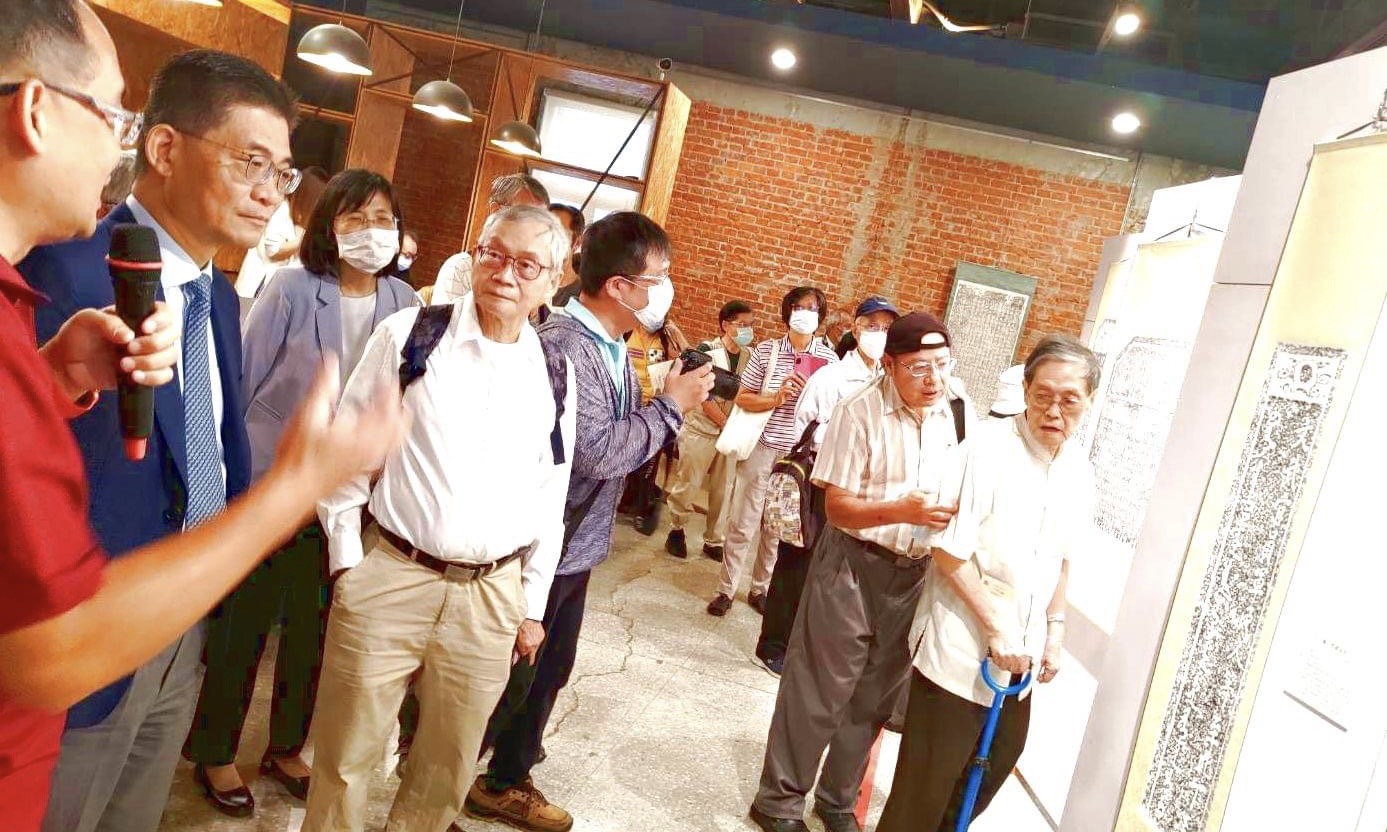 呂自揚》成大深耕台灣歷史的「碑傳台灣400年」